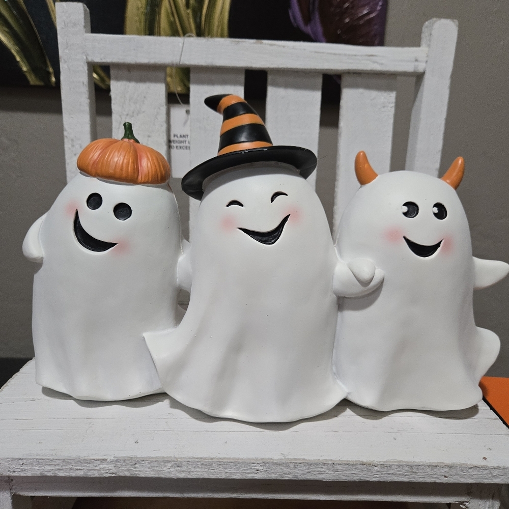 Halloween Happy Ghosts